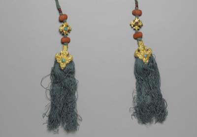 图片[3]-Pair of threaded silk green tassel ornaments with gold and coral, Qing dynasty, 18th c., work of the Muslim regions-China Archive